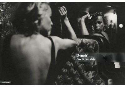 Tenues Libertines Décryptées : Harnais, Corsets, Mesh et Autres Pièces Audacieuses